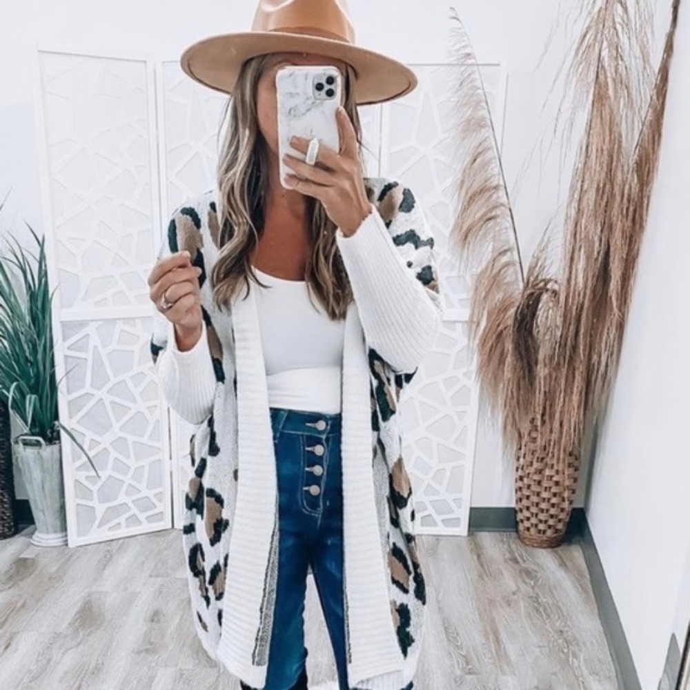 019 Cozy Leopard  print fuzzy dolman sleeve fall cardigan